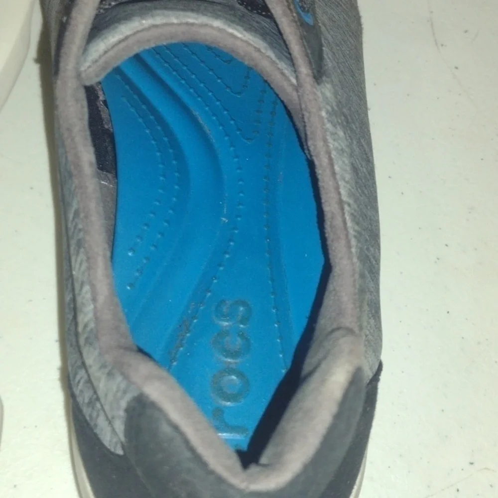 Croc sneakers size 10